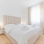 Apartman Lush *