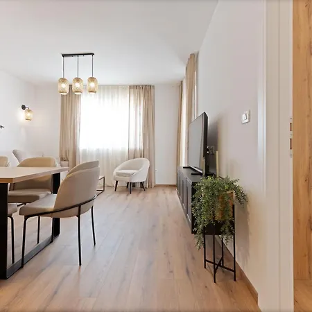 Lush Apartment